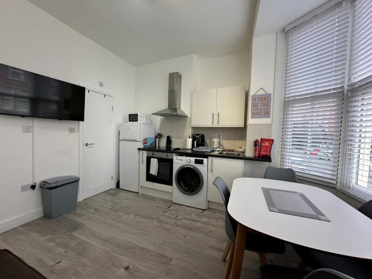 Studio Flat 2A Central Colwyn Bay Exterior foto